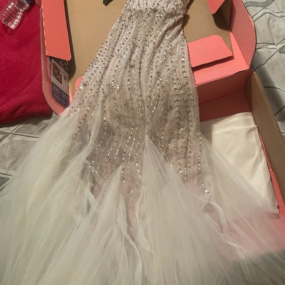 GALINA SIGNATURE - Beaded Tulle Sweetheart Trumpet Wedding Dress - Picture 9 of 12